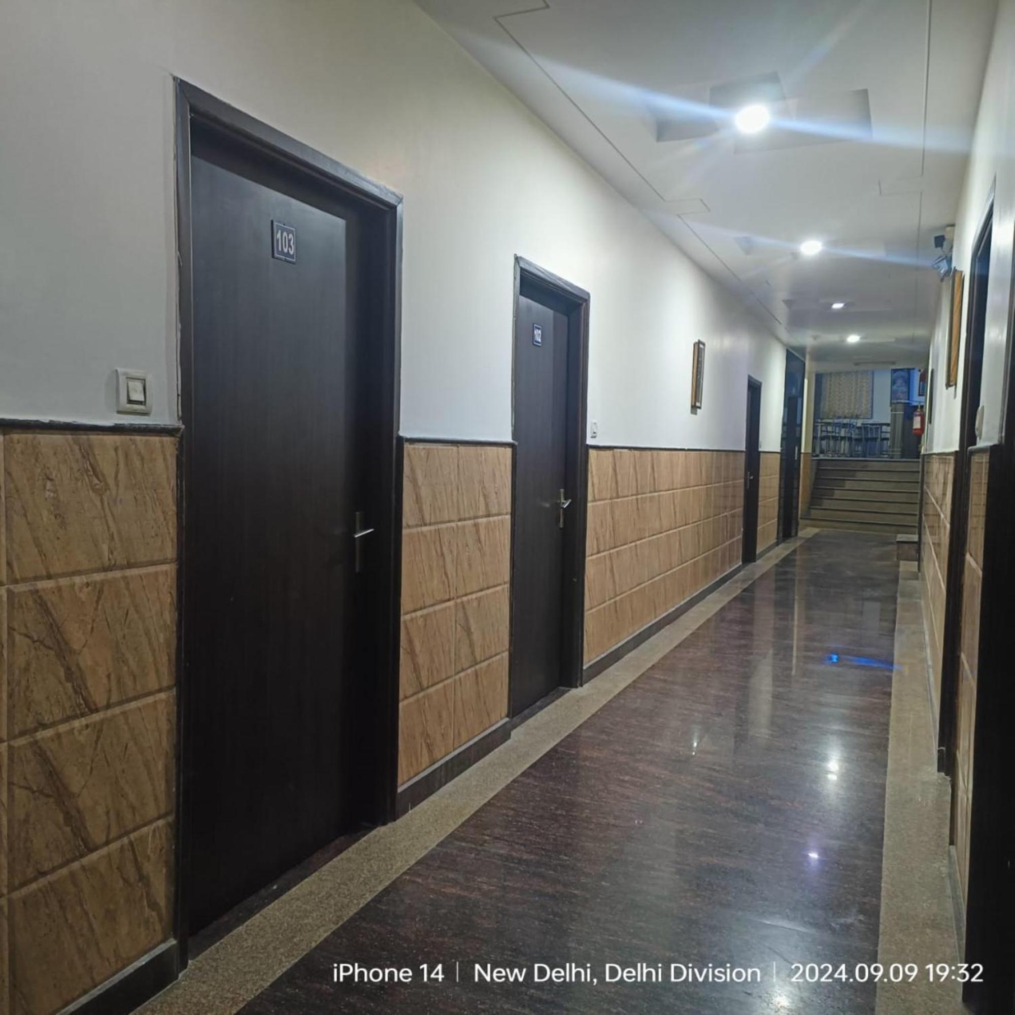Jet Fox By Aero View Hotel, Delhi Airport Neu-Delhi Exterior foto