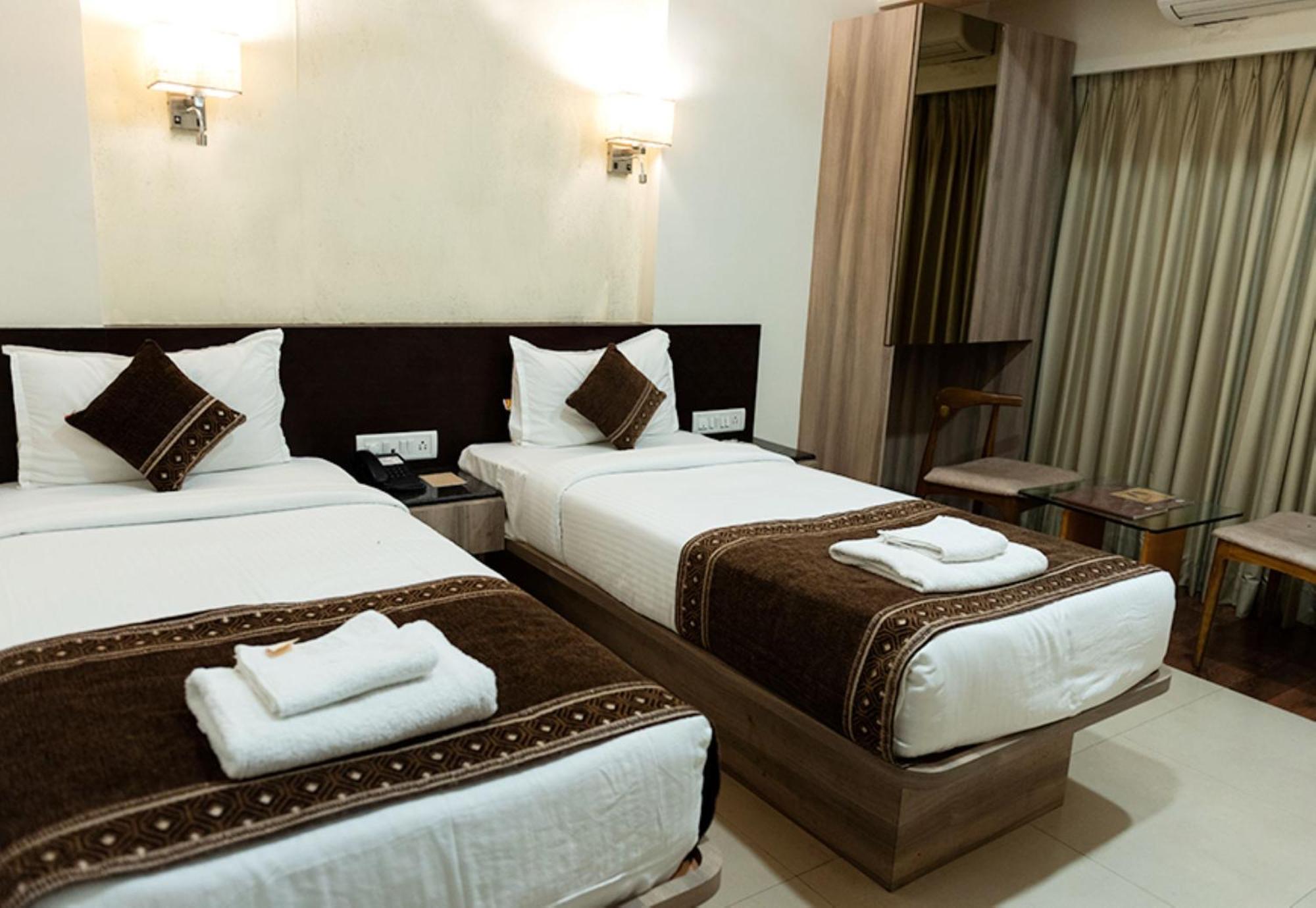 Jet Fox By Aero View Hotel, Delhi Airport Neu-Delhi Exterior foto