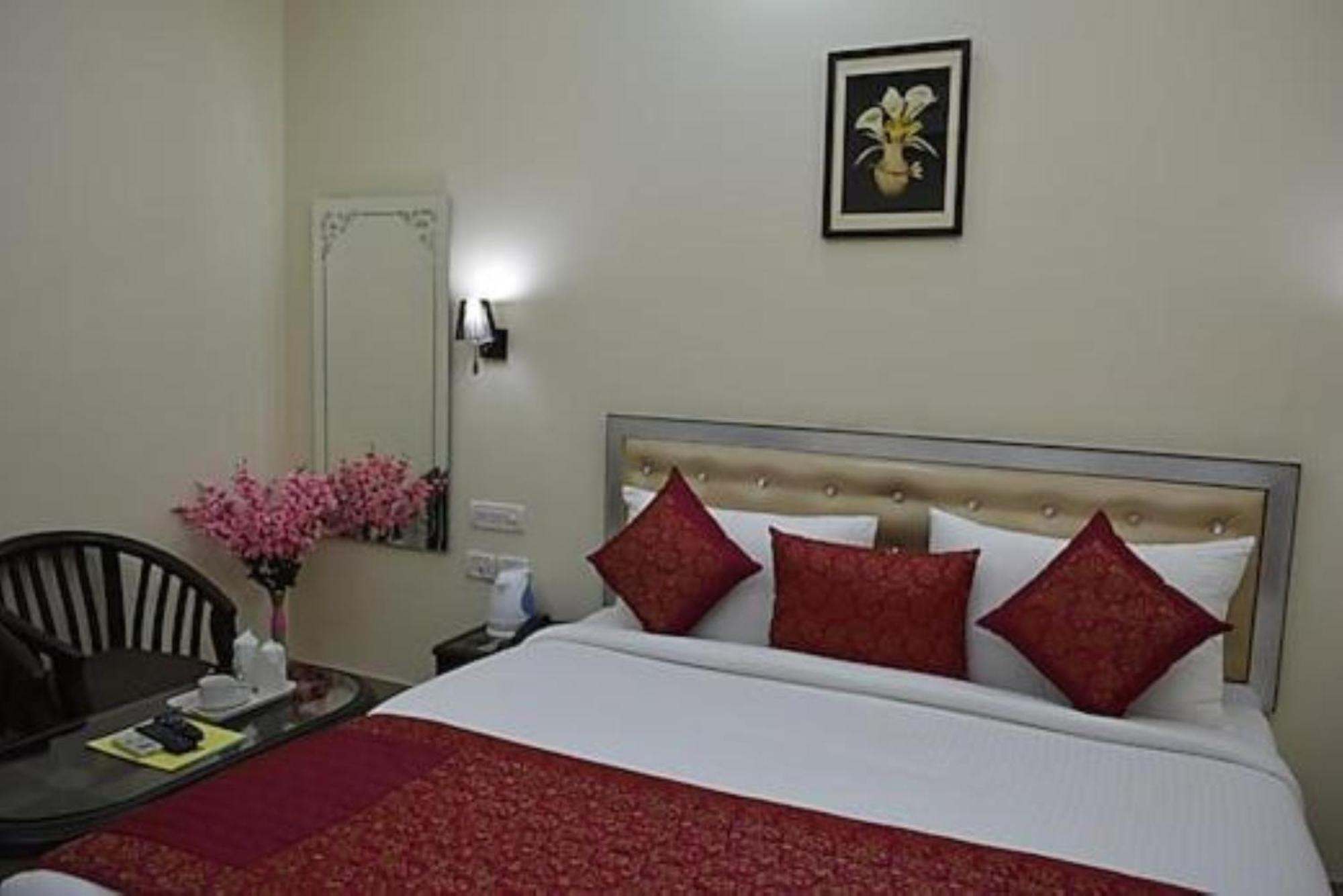 Jet Fox By Aero View Hotel, Delhi Airport Neu-Delhi Exterior foto