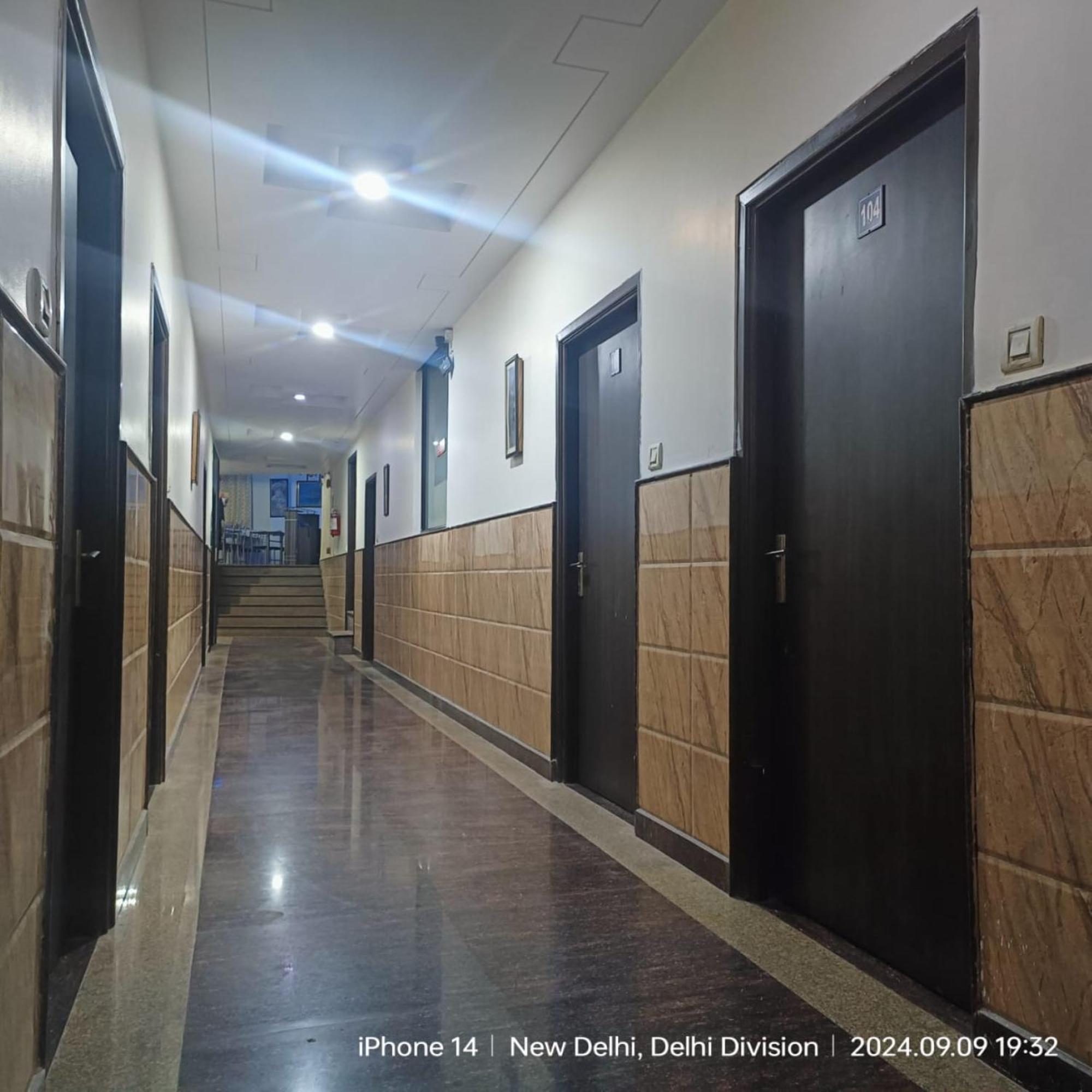 Jet Fox By Aero View Hotel, Delhi Airport Neu-Delhi Exterior foto